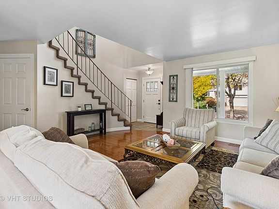 4th image of 215 Atlantic Dr