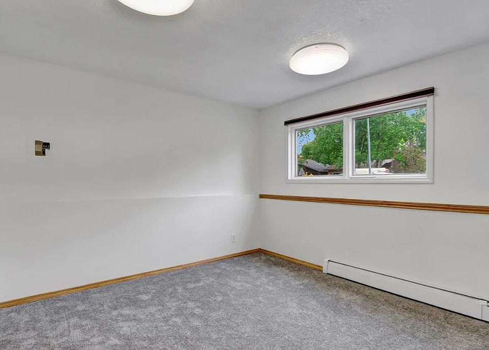 1st image of 4905 Knights Way