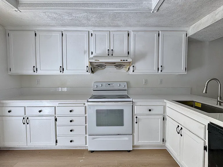22900 Colombard Ln #5 — Photo 2