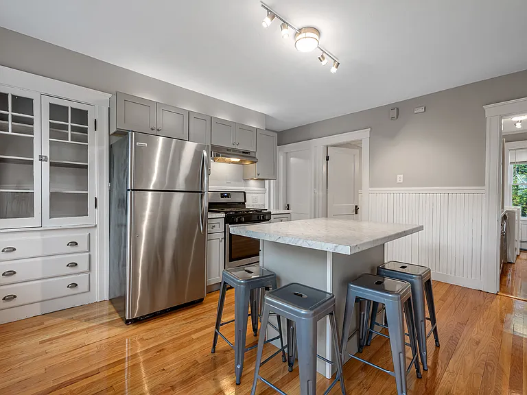 193 Ingleside Ave #1 — Photo 4