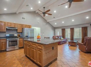 10445 Kewen Ave, Pacoima, CA 91331