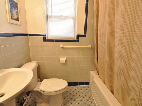 5th image of 224 N Hollywood Ave APT 1