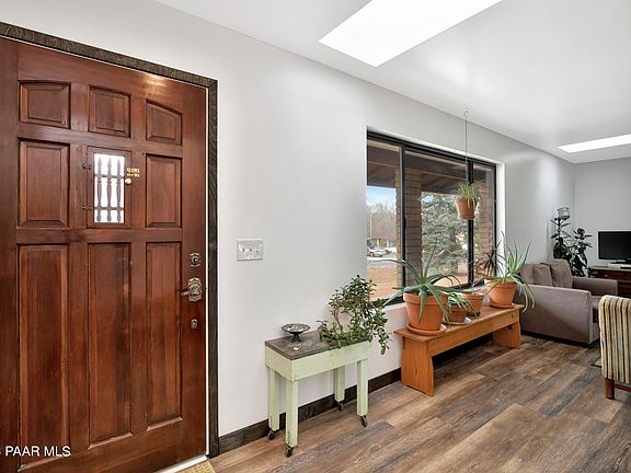 3rd image of 3013 Pleasant Valley Cir
