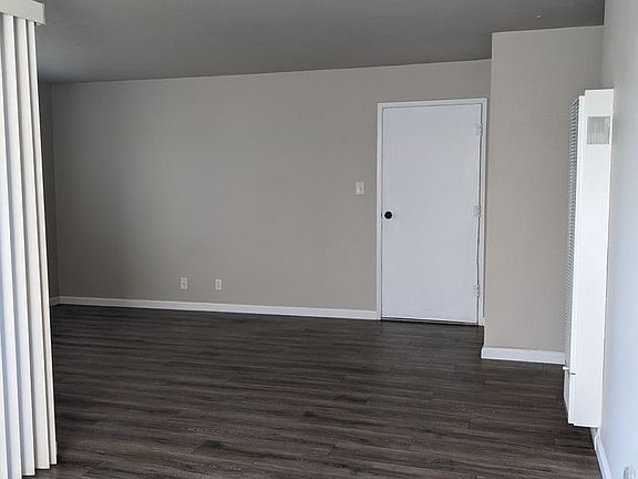 3rd image of 355 Parkview Ter APT C7