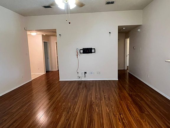 5th image of 411 Ashland Dr