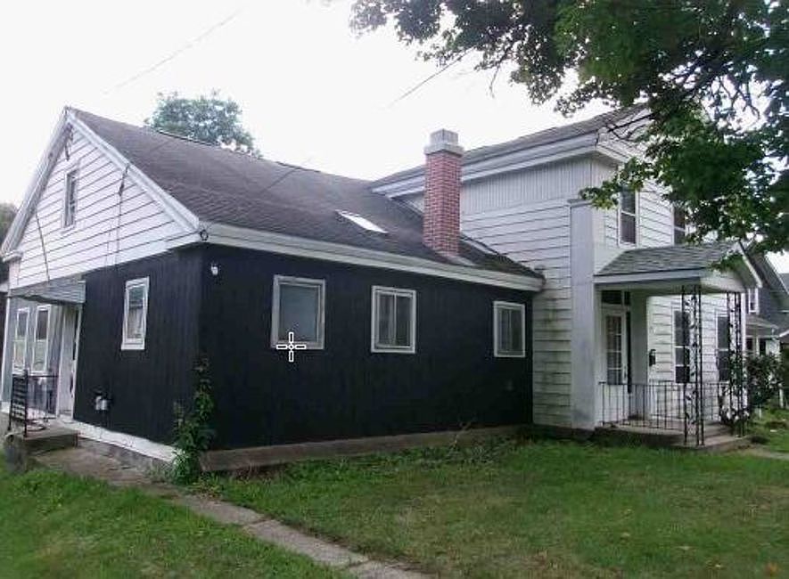 1st image of 33 Maple St