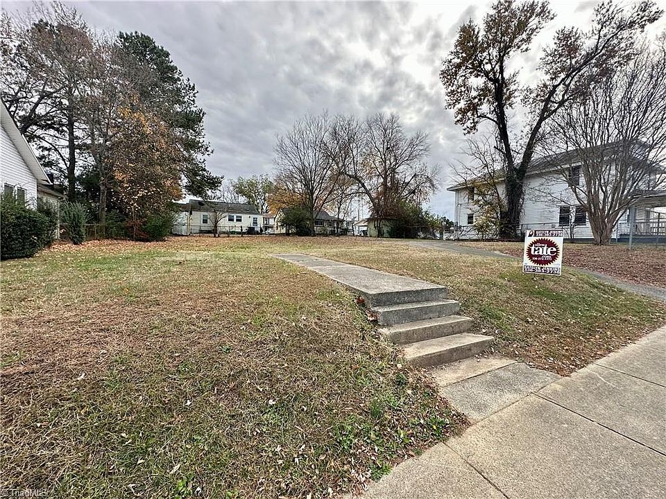 2nd image of 807 Lindsey St