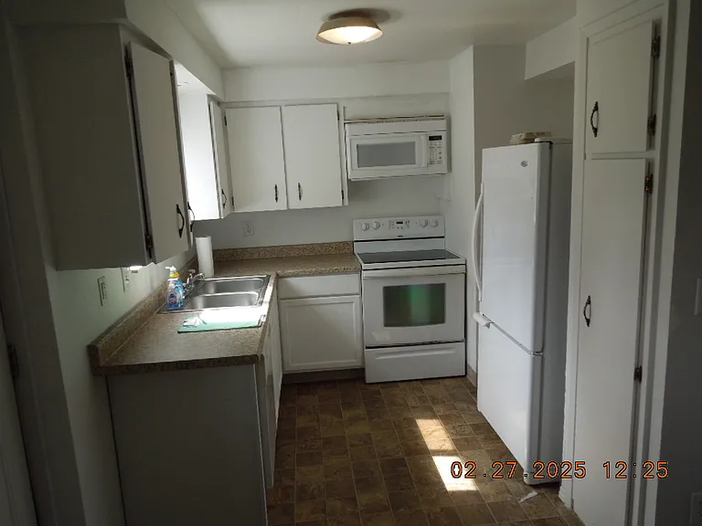 1718 E Crown Ave — Photo 9