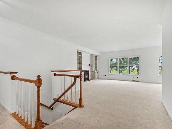 2nd image of 1402 Ashton Ct
