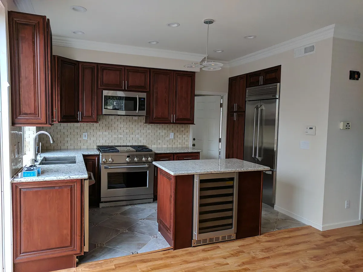 Designer Kitchen with brand new appliances and tile floor - 160 Chetwood Dr