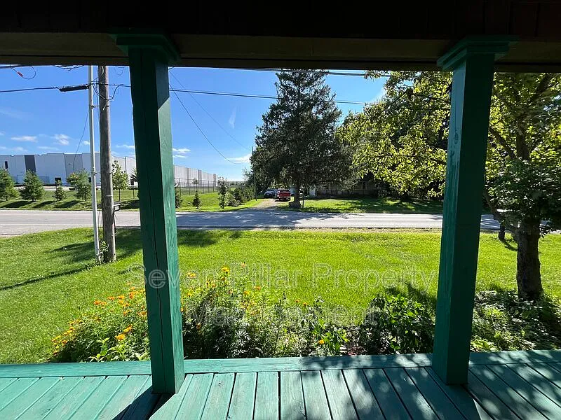 3 bed, 2.0 bath, 1282 sqft, $1,500 — Photo 4