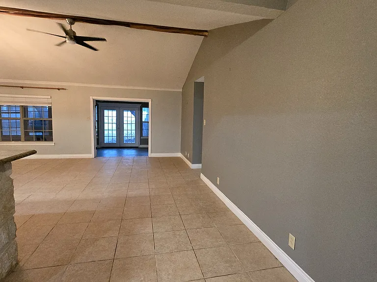1730 River Rd — Photo 4