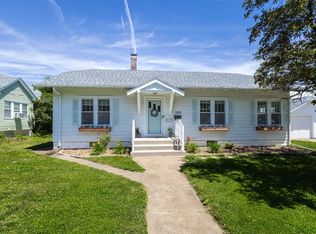 2615 30th St, Rock Island, IL 61201