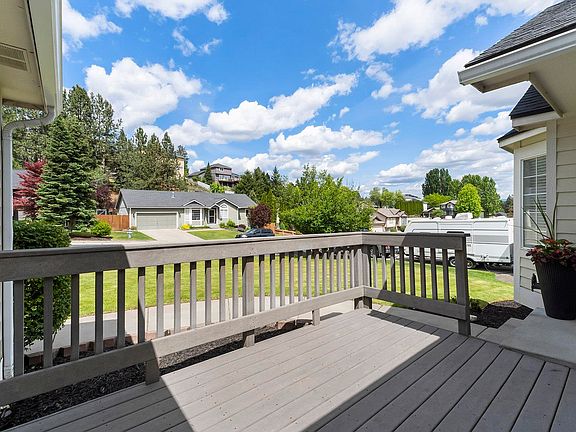4th image of 808 E Country Hill Ct