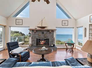 2355 W Beach Rd, Oak Harbor, WA 98277