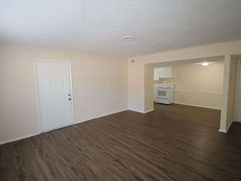 425 Tibet Ave #H — Photo 3