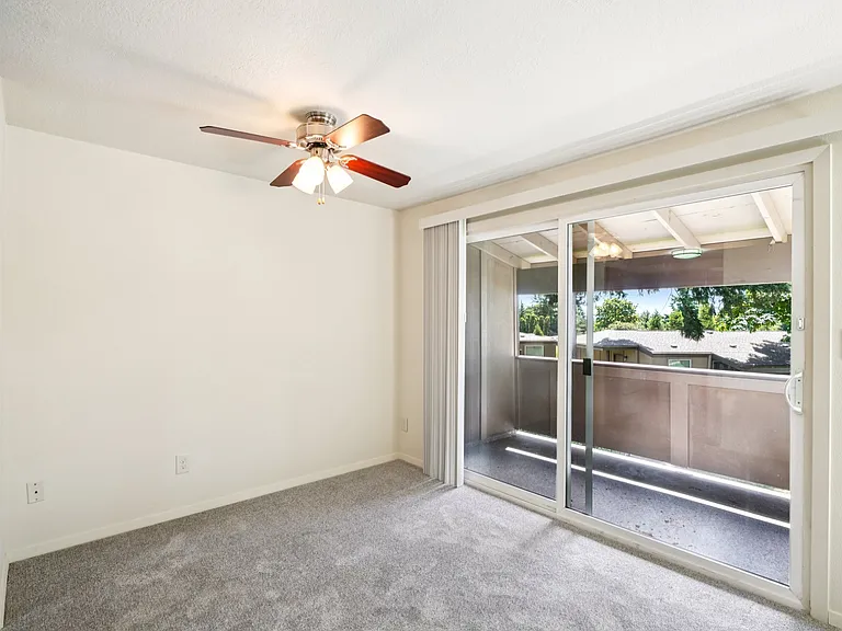 Knoll West Apartments — Photo 16