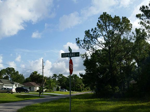 5th image of 2456 Soprano Ln