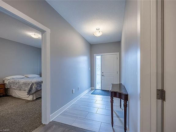 4th image of 9 Pursel St