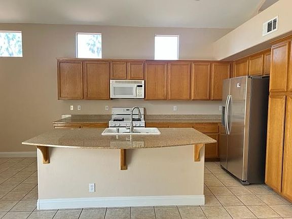 4th image of 215 Blackstone River Ave