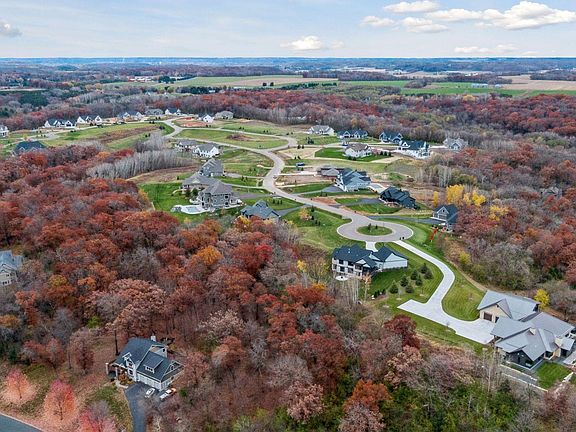 3rd image of 491 Meadow Ridge Trl