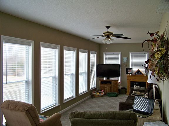 4th image of 342 Edgelake Dr