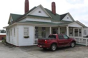 200 N Bethel St photo 1