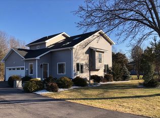 54 Sun Meadow Dr, East Berlin, CT 06023