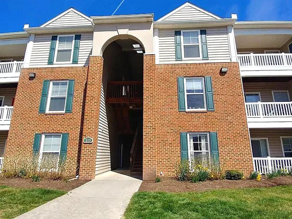 213 S Knollwood Dr #3101