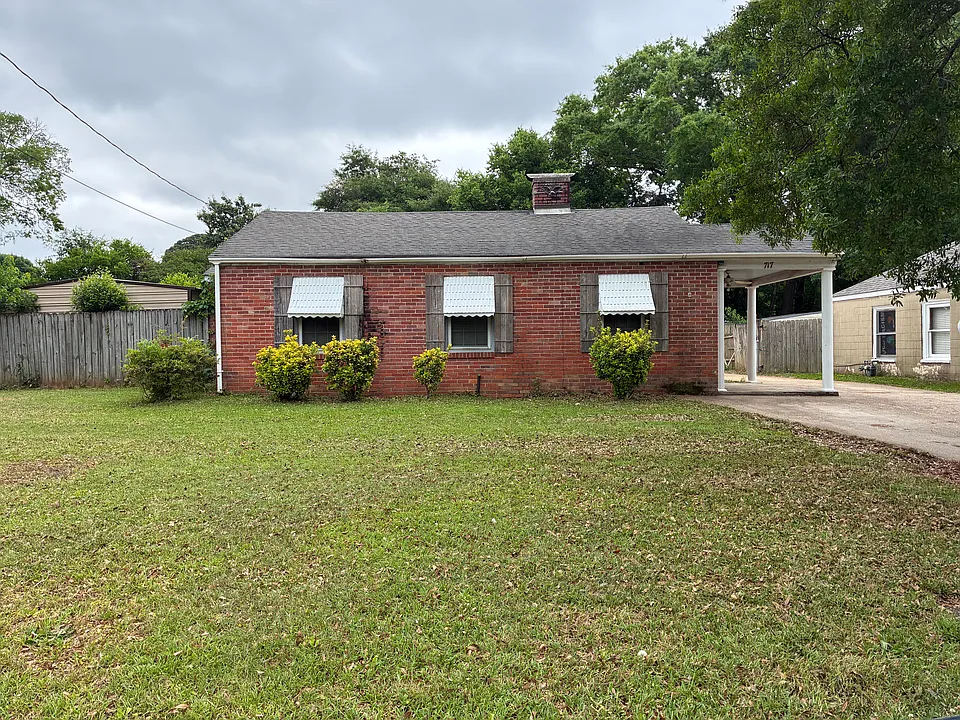 717 W Shawnee Dr