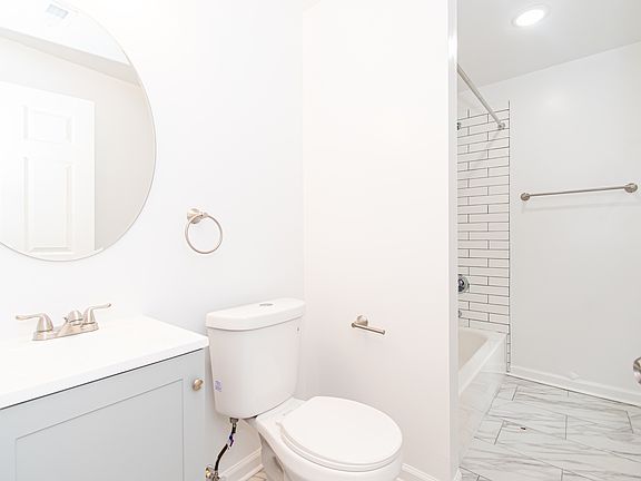 3rd image of 2027 McCulloh St #2