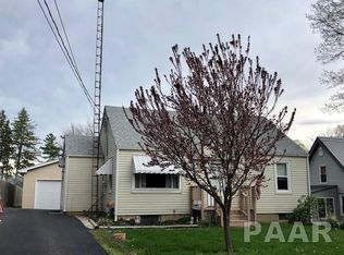 132 Virginia Ave, Creve Coeur, IL