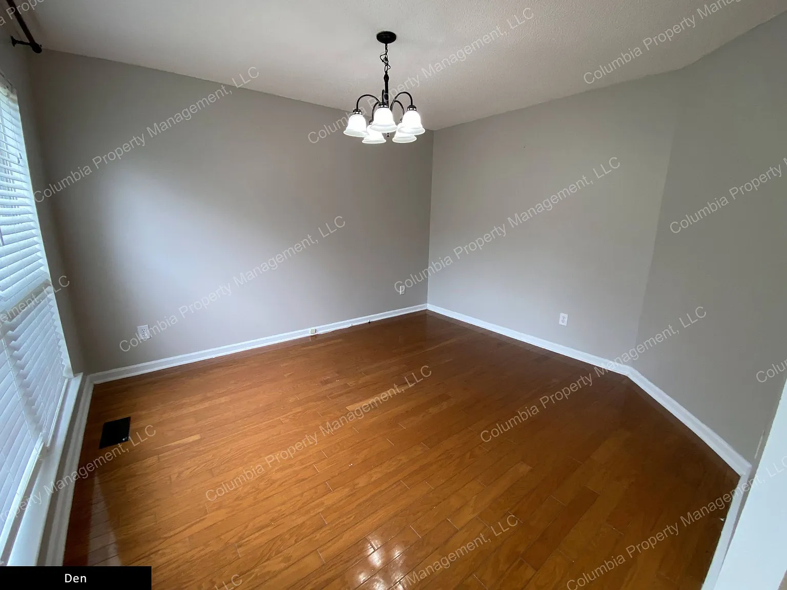 3 bed, 2.5 bath, 2200 sqft, $2,200 — Photo 4