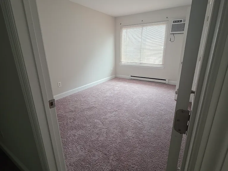 19 Somers St #8 — Photo 6