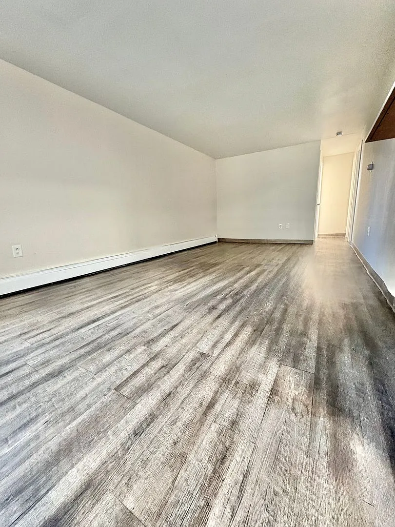 1225 Yosemite St — Photo 2