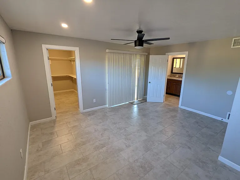 1062 W Ina Rd — Photo 29
