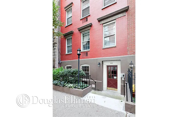Sold by Douglas Elliman | media 10