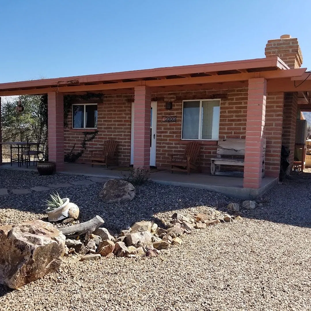 Fully furnished welcoming home! Owner will consider long term or short term. — Photo 1