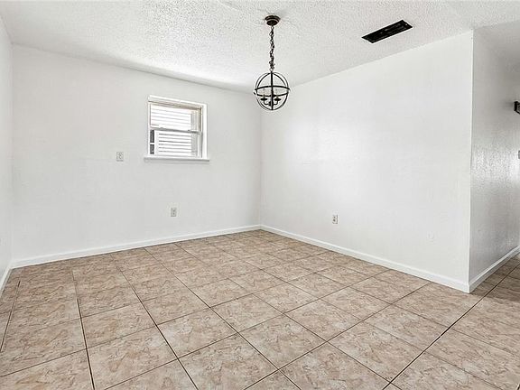 5th image of 3133 Washington St