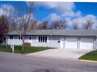409 W Parkview Ave, Warren, MN 56762