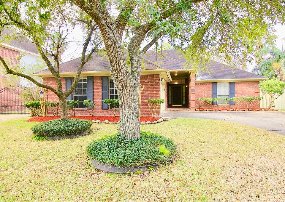 1st image of 13522 Pear Woods Ct