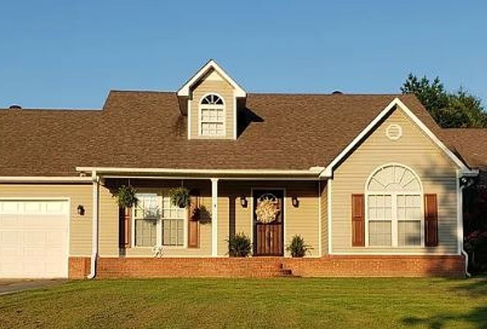 2nd image of 110 Oakview Dr