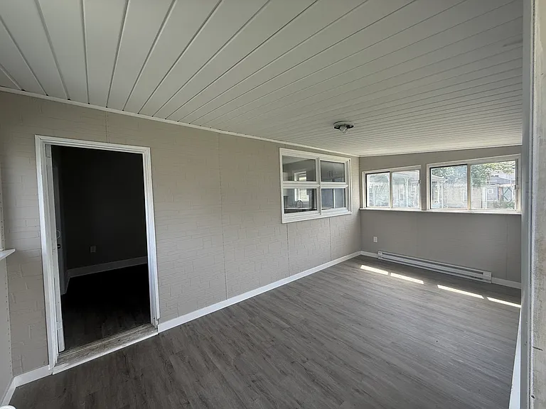 406 Front St #2 — Photo 4