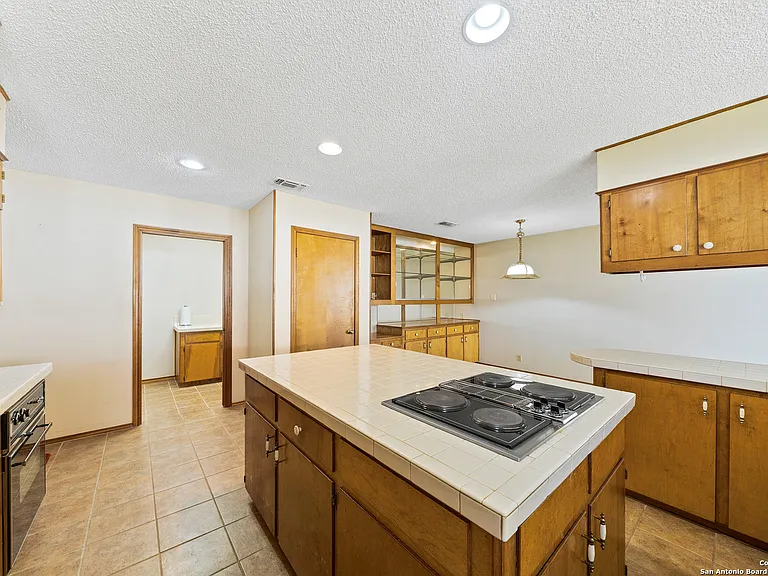 1504 Circle Oak Dr — Photo 27