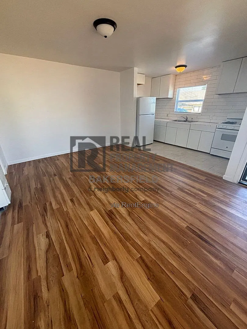 1 bed, 1.0 bath, 554 sqft, $1,000 — Photo 2