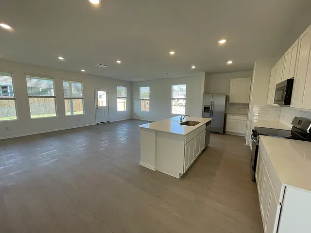 107 Bertram Oaks Dr — Photo 4