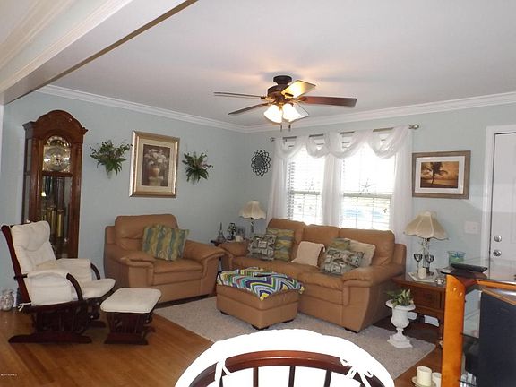 2nd image of 337 NE 60th St