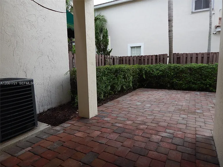 320 SW 87th Ct — Photo 26