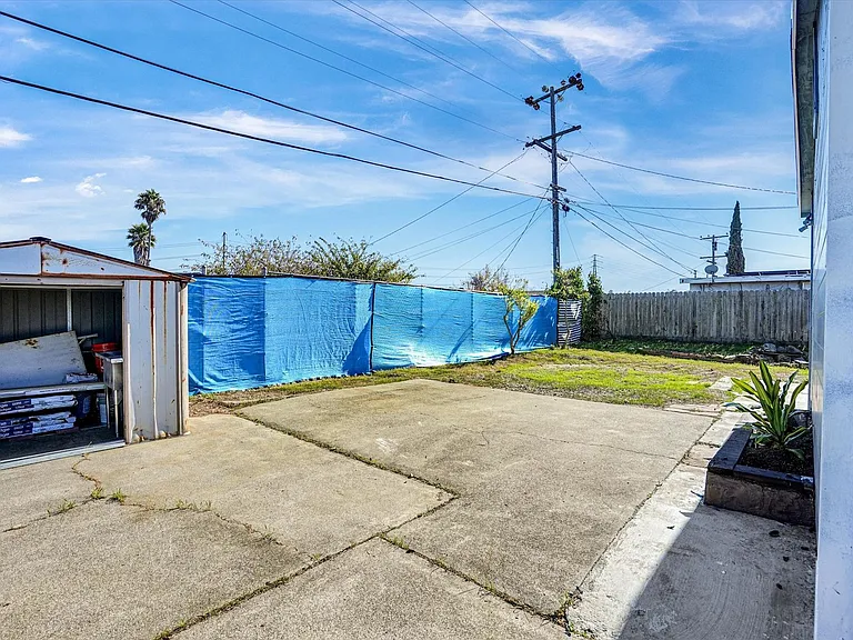 452 Wilshire Ave — Photo 29