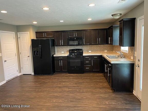 5th image of 7100 Blue Stream Ct